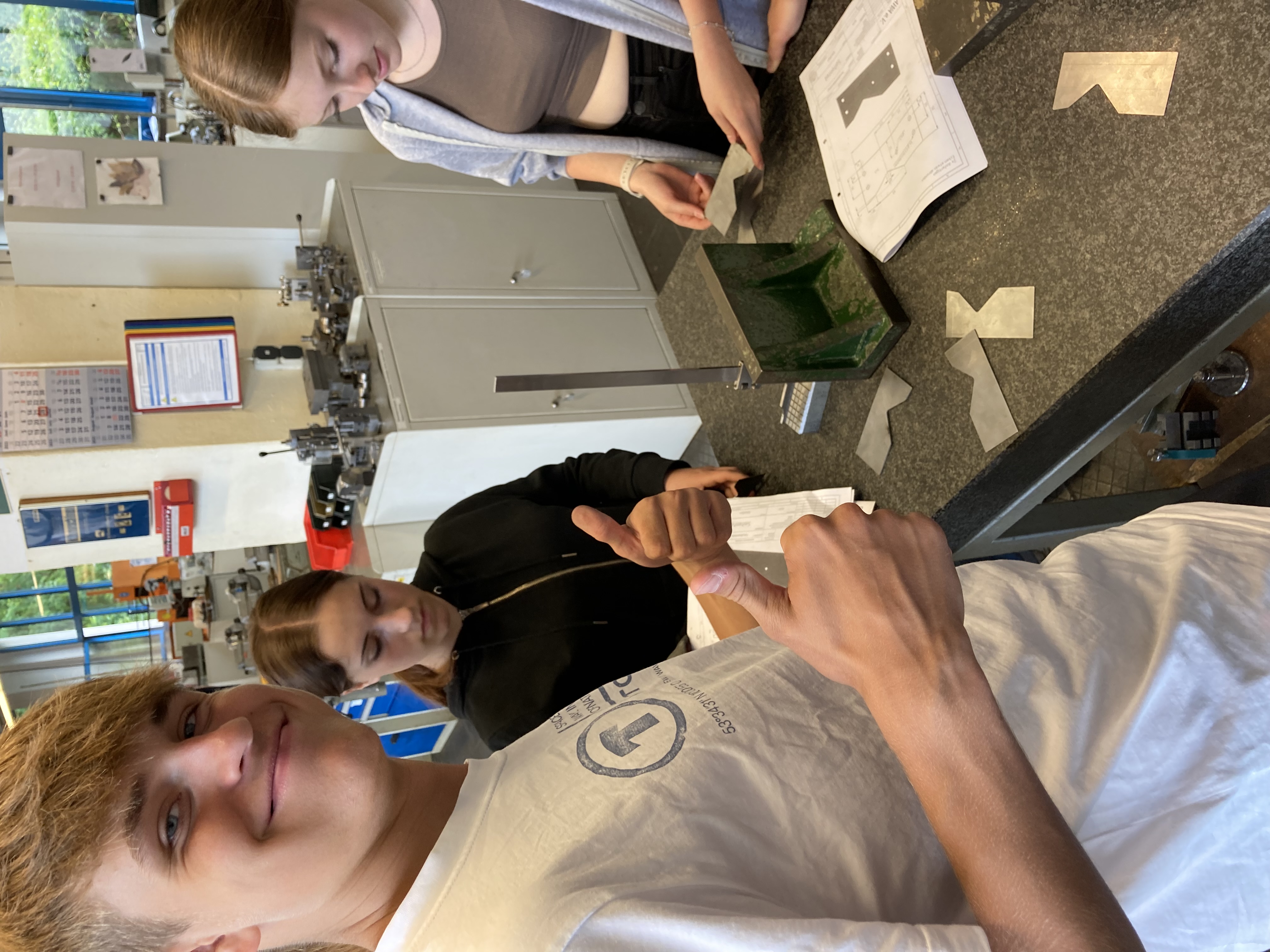 MINTPraktikum Klasse 9 VeitLudwigvonSeckendorffGymnasium